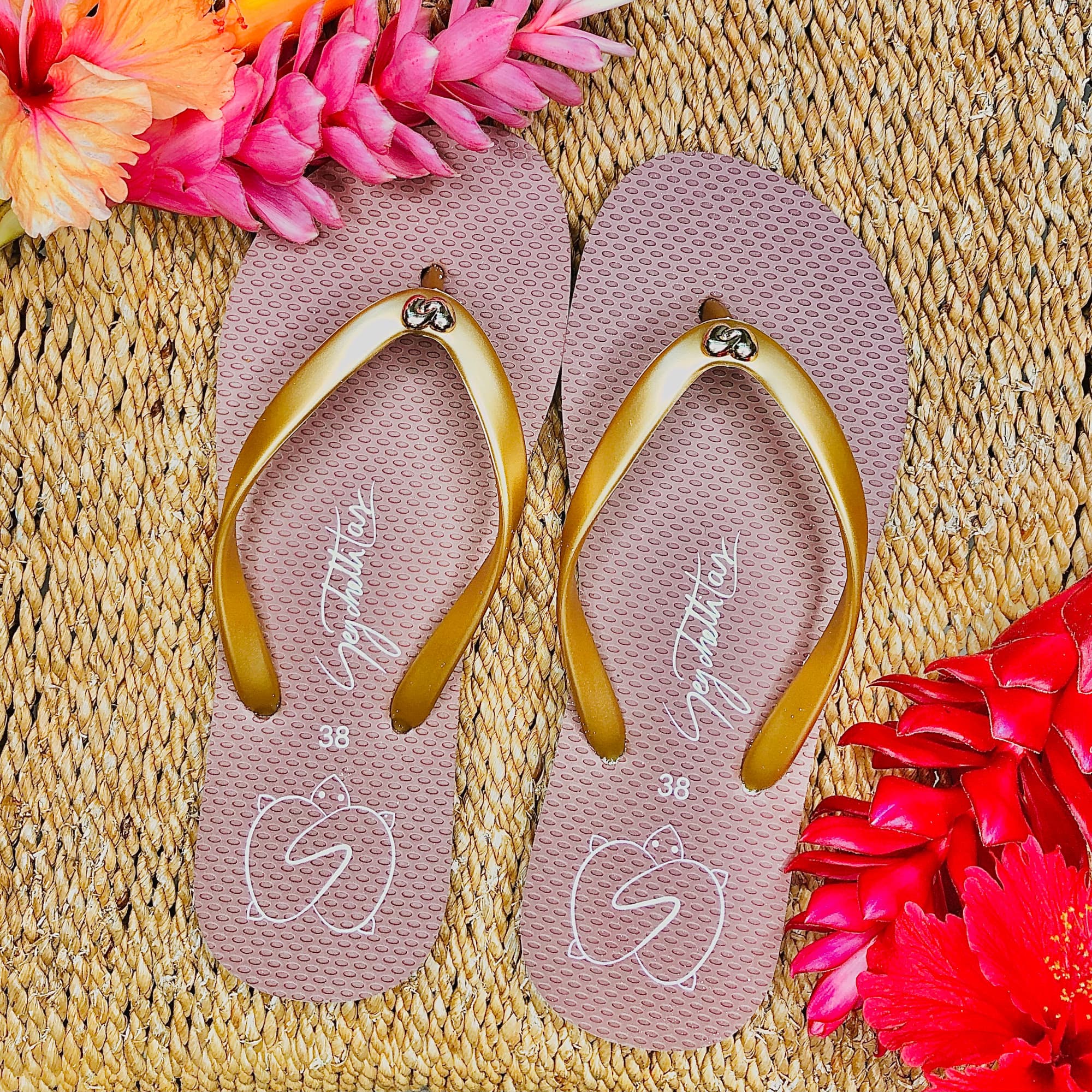 Seychellitas Women — gold straps with Coco de mer bijouterie